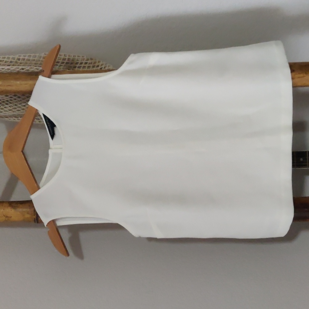 Banana Republic Sleeveless White Crew Neck